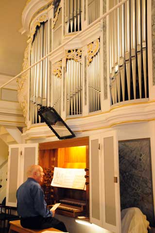 Organist Jürgen Nober aus Essen zur Hochzeit von Pfarrer Strauber mit R. Wedemann in Dornheim